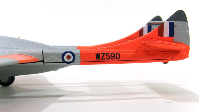バンパイアT.11 イギリス空軍 第5操縦学校 62年（ダックスフォード戦争博物館保存） WZ590 1/72 [AA37304]