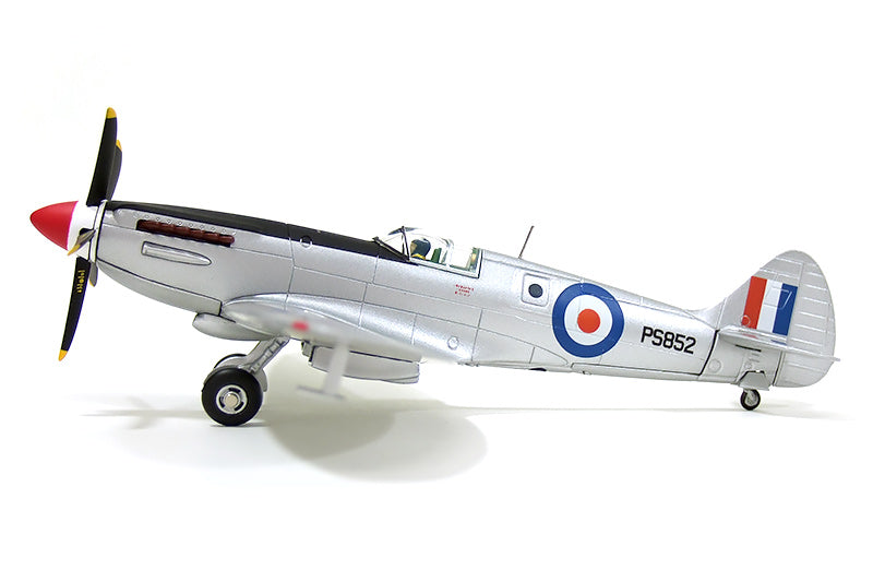 Spitfire PR Mk.XIX (reconnaissance type) RAF No. 81 Squadron, Lieutenant Ted Powles' aircraft during reconnaissance in China, Tengah RAF, Singapore, 1951, PS852, 1/72 [AA38706]