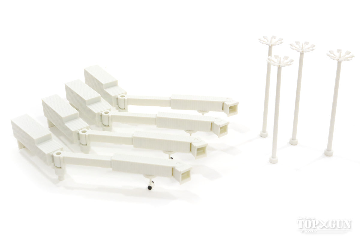 Airport diorama set of 4 boarding bridges and 4 parking lot lighting towers 1/400 [Art004a]