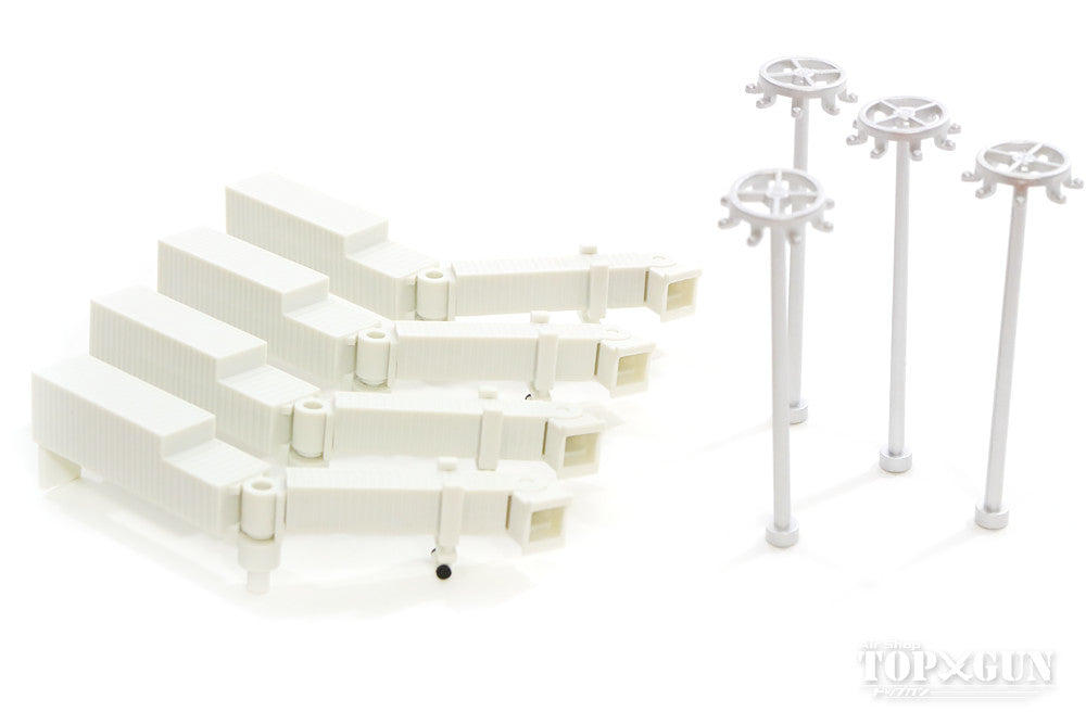 Airport diorama set of 4 boarding bridges and 4 parking lot lighting towers 1/400 [Art005a]