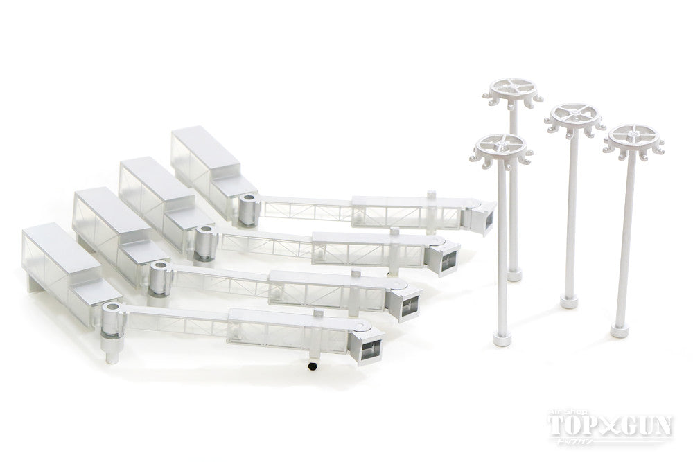 Airport diorama set of 4 boarding bridges (transparent) and 4 parking lot lighting towers 1/400 [Art007]