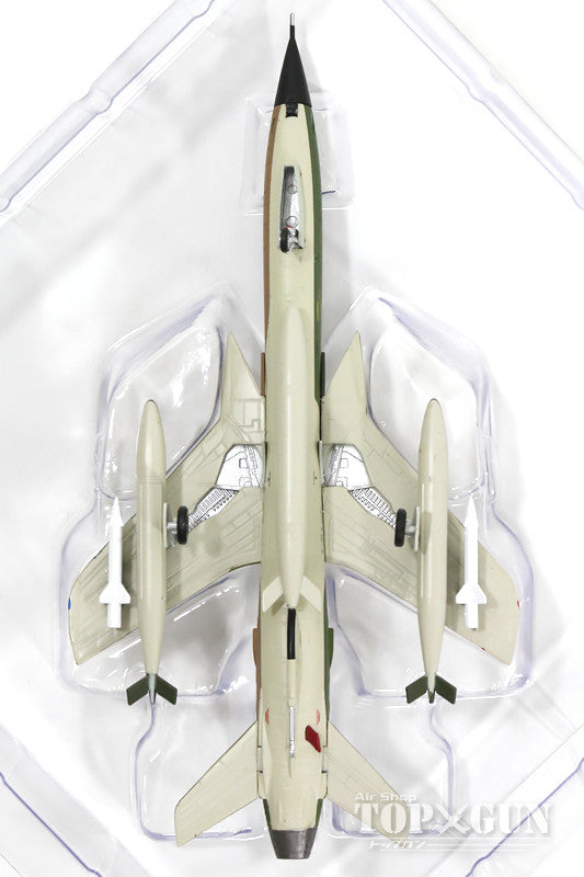 F-105Dサンダーチーフ アメリカ空軍 第355戦術戦闘航空団 第357戦術戦闘飛行隊 60年代 RU/#61-0069 「Cherry Girl」 1/144 [AV440028]