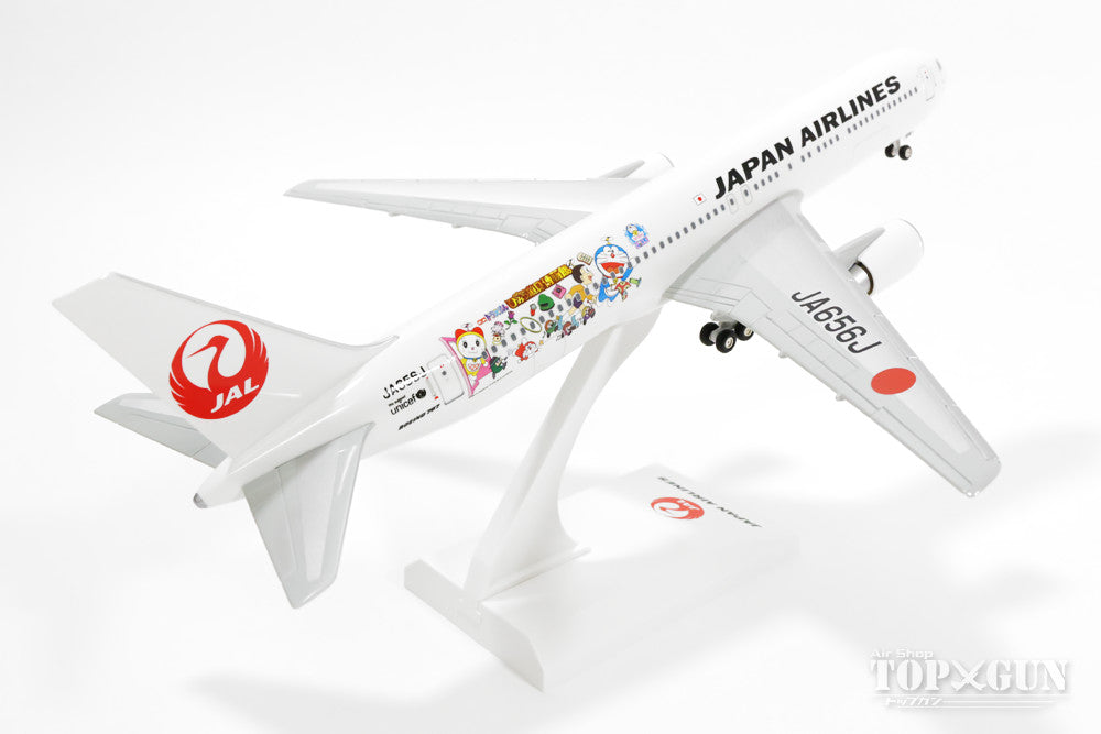 767-300ER JAL日本航空 特別塗装 「ドラえもんジェット／のび太のひみつ道具博物館」 JA656J 1/200 ※プラ製 [BDO1125]