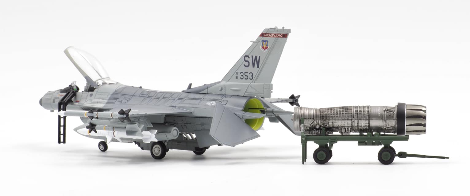 F-16C（ブロック50C） アメリカ空軍 第77戦闘飛行隊 マイケル・ゲッツィ中佐機 コソボ紛争時（ユーゴMiG-29撃墜） 99年5月 #91-0353 1/72 [CA721601]