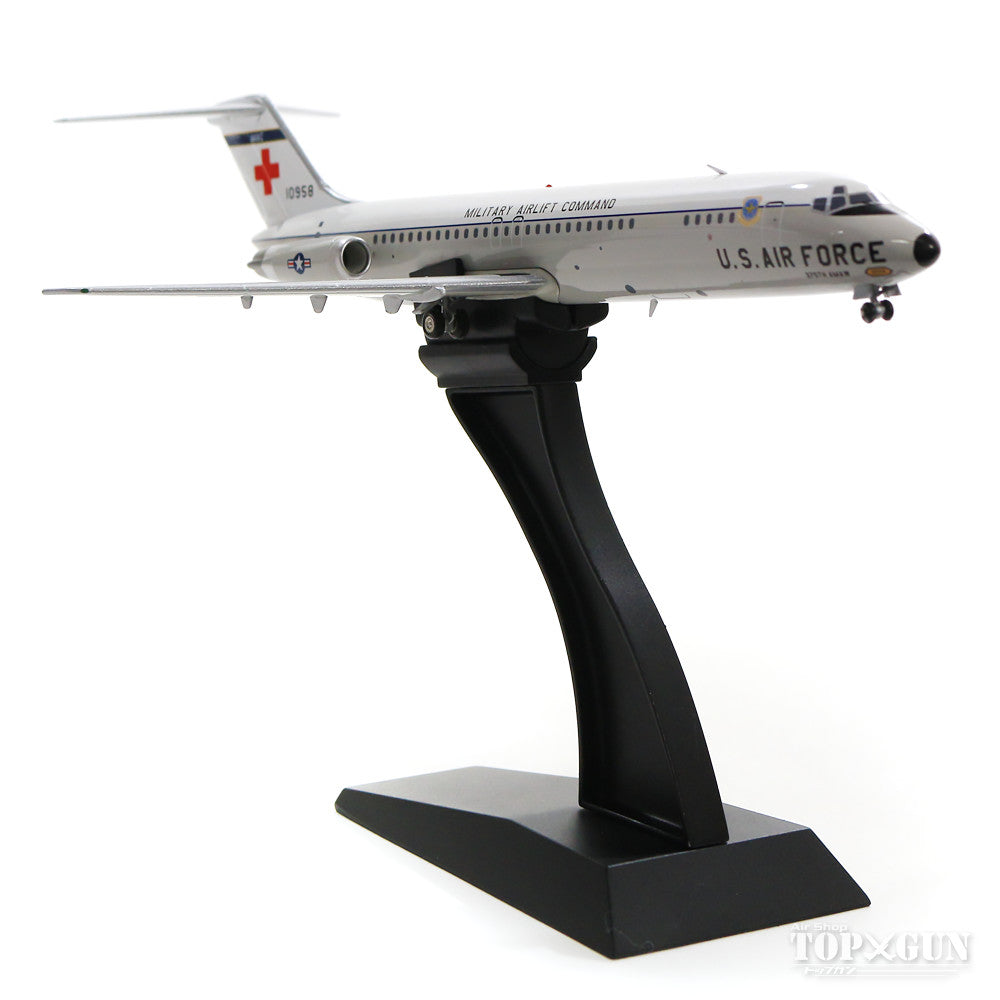 C-9A (DC-9-32CF) US Air Force #68-10958 (stand included) 1/200 [CMDC901]