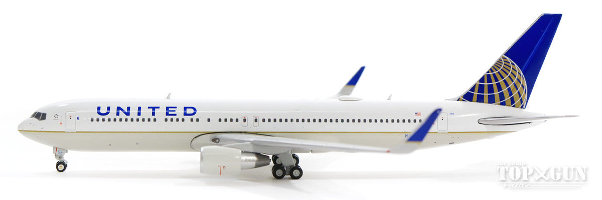 767-300ERw United Airlines N676UA 1/400 [GJUAL1800]