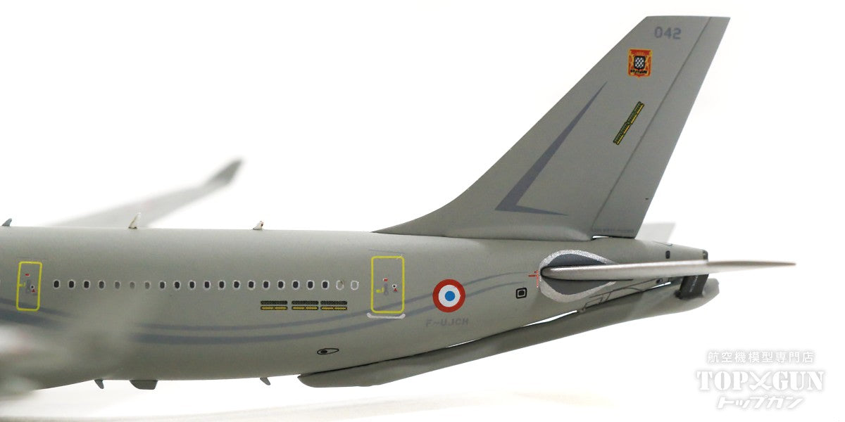 A330 MRTT Voyager (air-to-air refueling/transport aircraft) French Air Force F-UJCH 1/400 [GMFAF105]