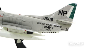 A-4C アメリカ海軍 第76攻撃飛行隊「スピリッツ」 テッド・スワーツ少佐機 空母ボノム・リシャール搭載 67年 NP685/148609 1/72 [HA1427]