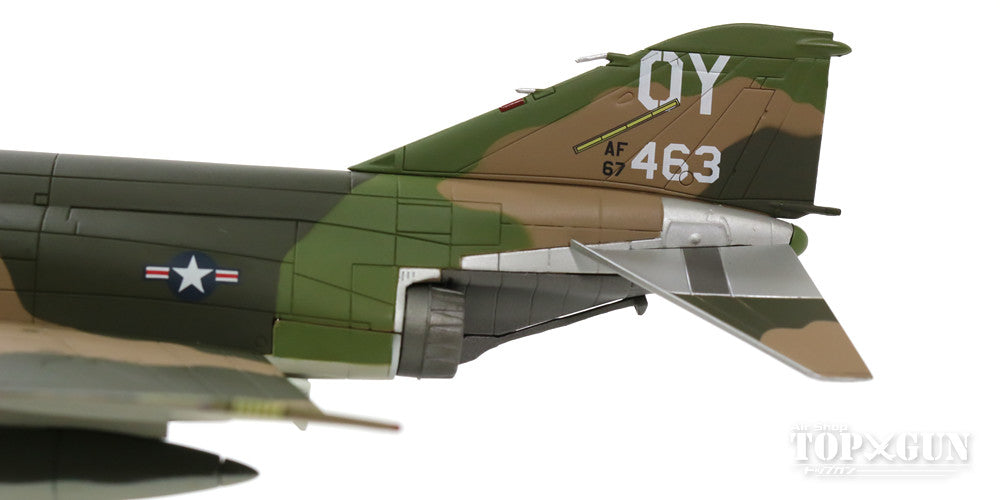 F-4D, US Air Force, 432nd Tactical Reconnaissance Wing, 555th Tactical Fighter Squadron, Steve Ritchie/Captain Chuck de Bellevue, August 1972, #66-7463/OY 1/72 *Crew sign stand included [HA1973]