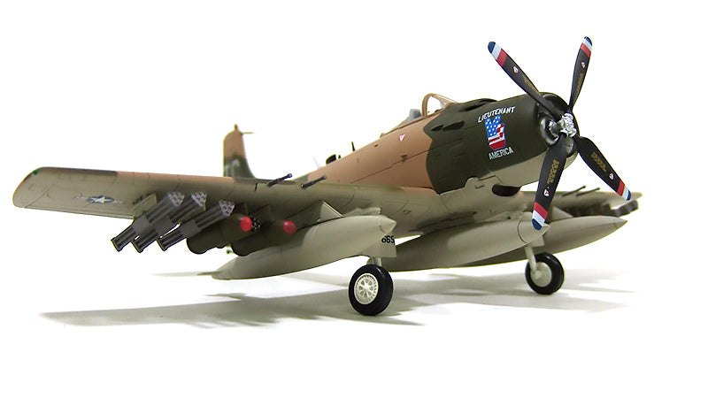 A-1H Skyraider South Vietnam Air Force 514th Fighter Squadron "Lieutenant America" ​​(preserved aircraft) 1975 #139665 1/72 [HA2910]