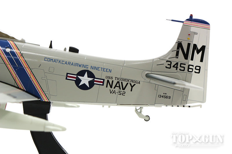 A-1H アメリカ海軍 第52攻撃飛行隊 「ナイトライダーズ」 空母タイコンデロガ搭載 67年 #134569/NM300 1/72 [HA2912]