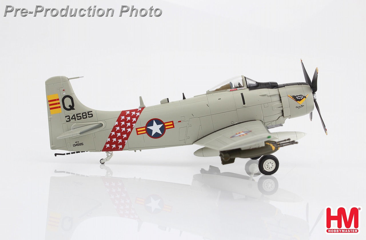 A-1H (AD-6) Skyraider Republic of Vietnam Air Force 1st Squadron 1963 1/72 [HA2921] 