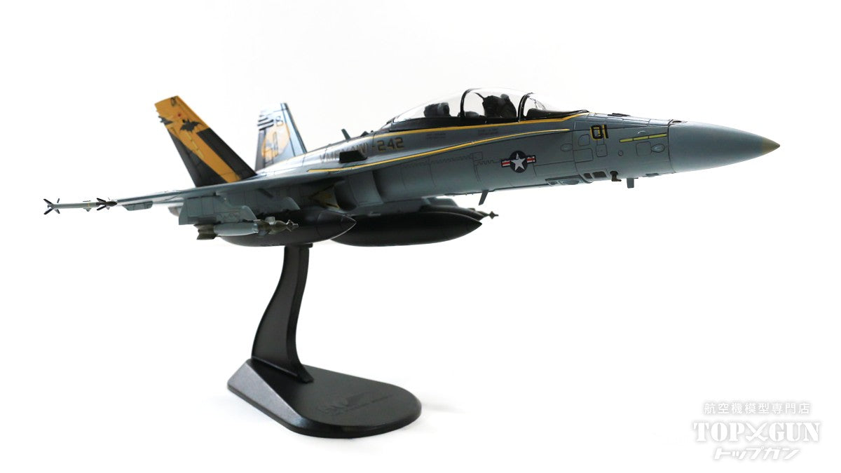 Hobby Master F/A-18D（複座型） アメリカ海兵隊 第242海兵戦闘攻撃飛行隊（全天候） 横田基地 20年 #01/#165685  1/72 [HA3