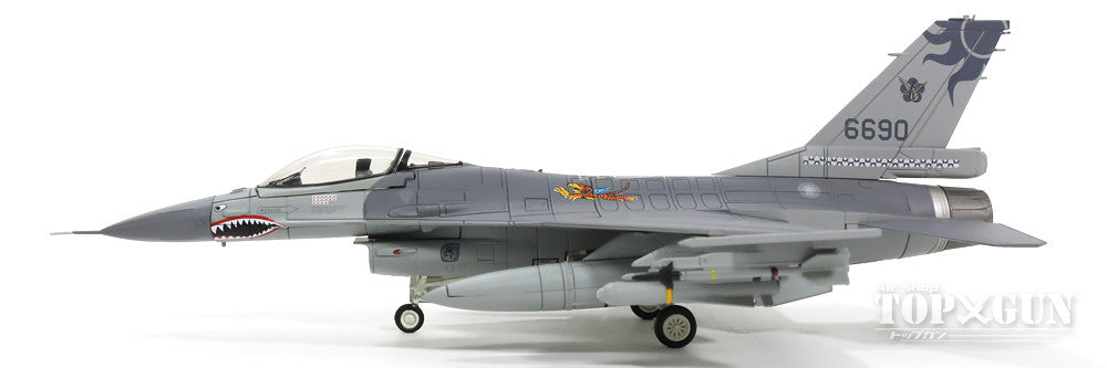 F-16A（ブロック20） 中華民国空軍（台湾空軍） 第401戦術混合聯隊 特別塗装 「抗日勝利70周年／フライング・タイガース」 15年 花蓮基地 #6690 1/72 [HA3833]