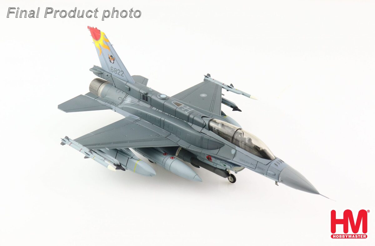 F-16V（複座型／ブロック72） 中華民国空軍 想定塗装 （AGM-154滑空爆弾付属） #6822 1/72 [HA3895]