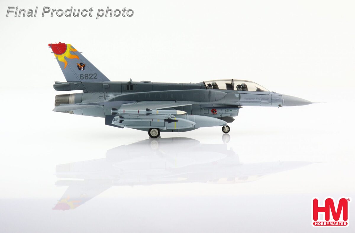 F-16V (two-seater/Block 72) Republic of China Air Force paint scheme (AGM-154 glide bomb included) #6822 1/72 [HA3895]