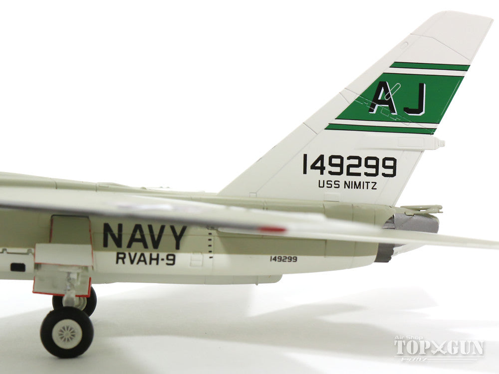 North American RA-5C Vigilante, US Navy, 9th Large Attack Reconnaissance Squadron "Hoot Owls", aboard the aircraft carrier Nimitz, 1977 #149299/AJ601 1/72 [HA4702]