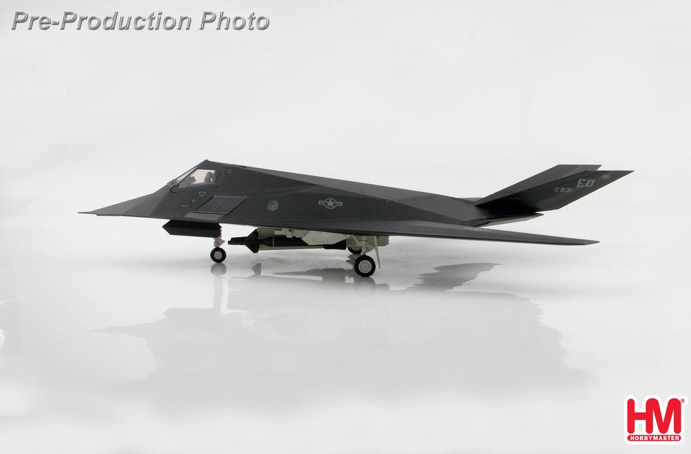F-117A ナイトホーク アメリカ空軍「スカンクワークス・スペシャルマーキング」 85-831 1/72 [HA5807]