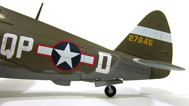 P-47D, US Army Air Forces, 4th Fighter Group, 334th Fighter Squadron, Steve Pisanos, England, 1943, #42-7945, 1/48, *Crew signature stand included [HA8450A]