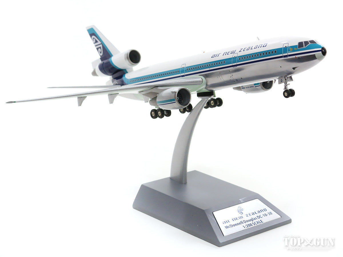 DC-10-30 Air New Zealand ZK-NZQ Polished (stand included) 1/200 [IF10NZ0519P]