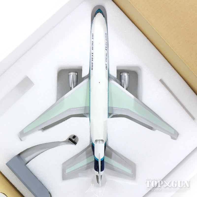 DC-10-30 Air New Zealand ZK-NZQ Polished (stand included) 1/200 [IF10NZ0519P]