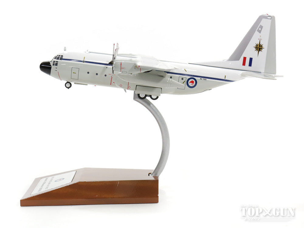 LC-130R New Zealand Air Force 7-80s (stand included) NZ7001 1/200 *Made of metal [IF1300216]