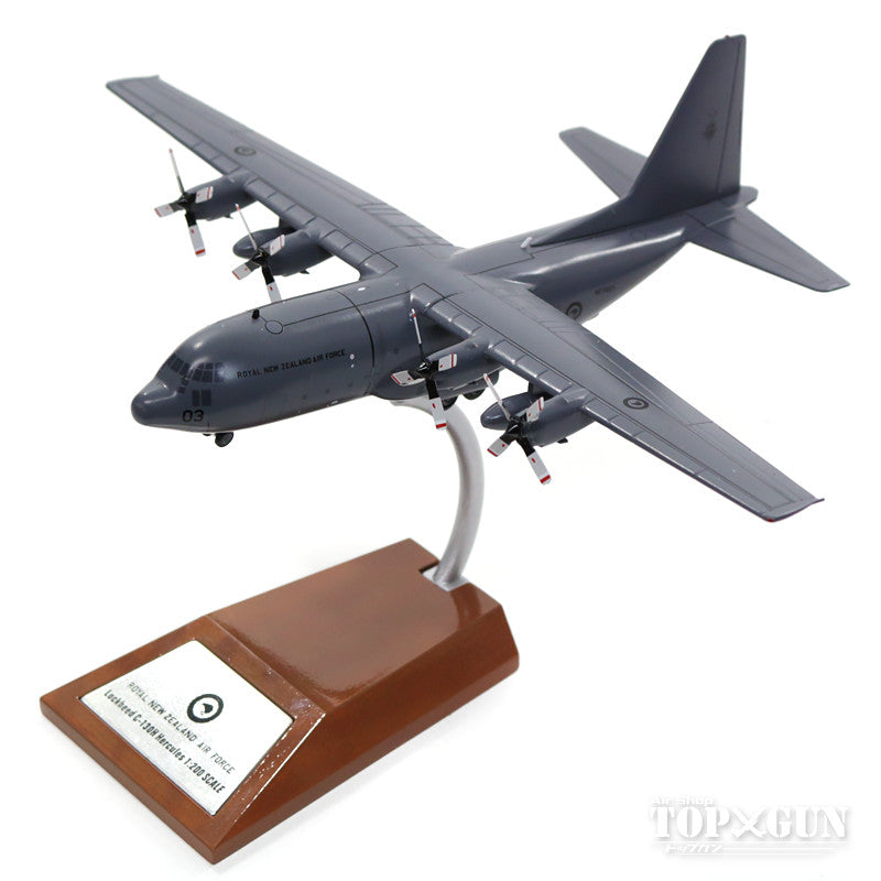 C-130H(NZ) No. 40 Squadron, Royal New Zealand Air Force, Auckland Base (stand included) NZ7003 1/200 *Made of metal [IF1300317]