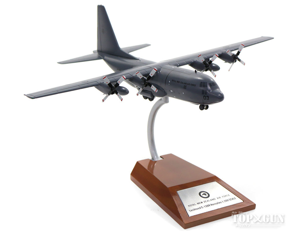 C-130H(NZ) No. 40 Squadron, Royal New Zealand Air Force, Auckland Base (stand included) NZ7003 1/200 *Made of metal [IF1300317]