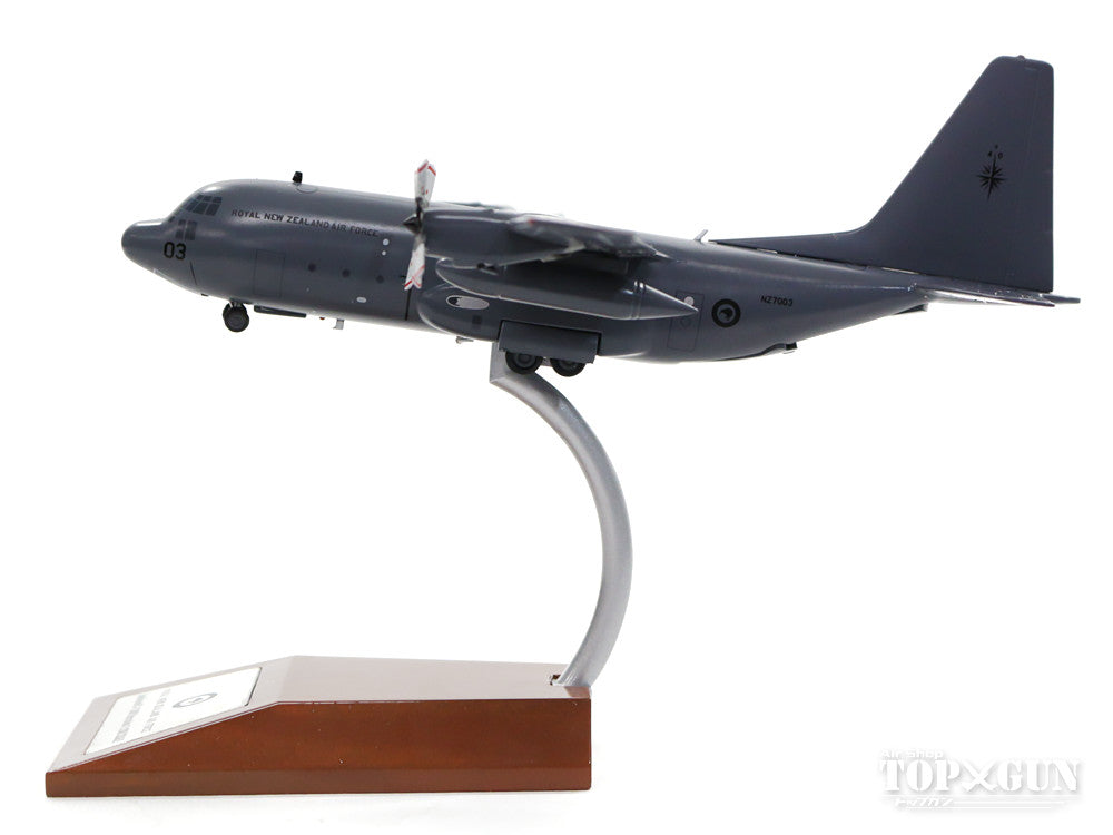 C-130H(NZ) No. 40 Squadron, Royal New Zealand Air Force, Auckland Base (stand included) NZ7003 1/200 *Made of metal [IF1300317]