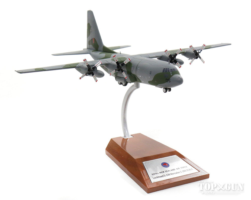 C-130H (NZ) New Zealand Air Force No. 40 Squadron 1980s Camouflage NZ7005 (stand included) 1/200 *Made of metal [IF1300617]