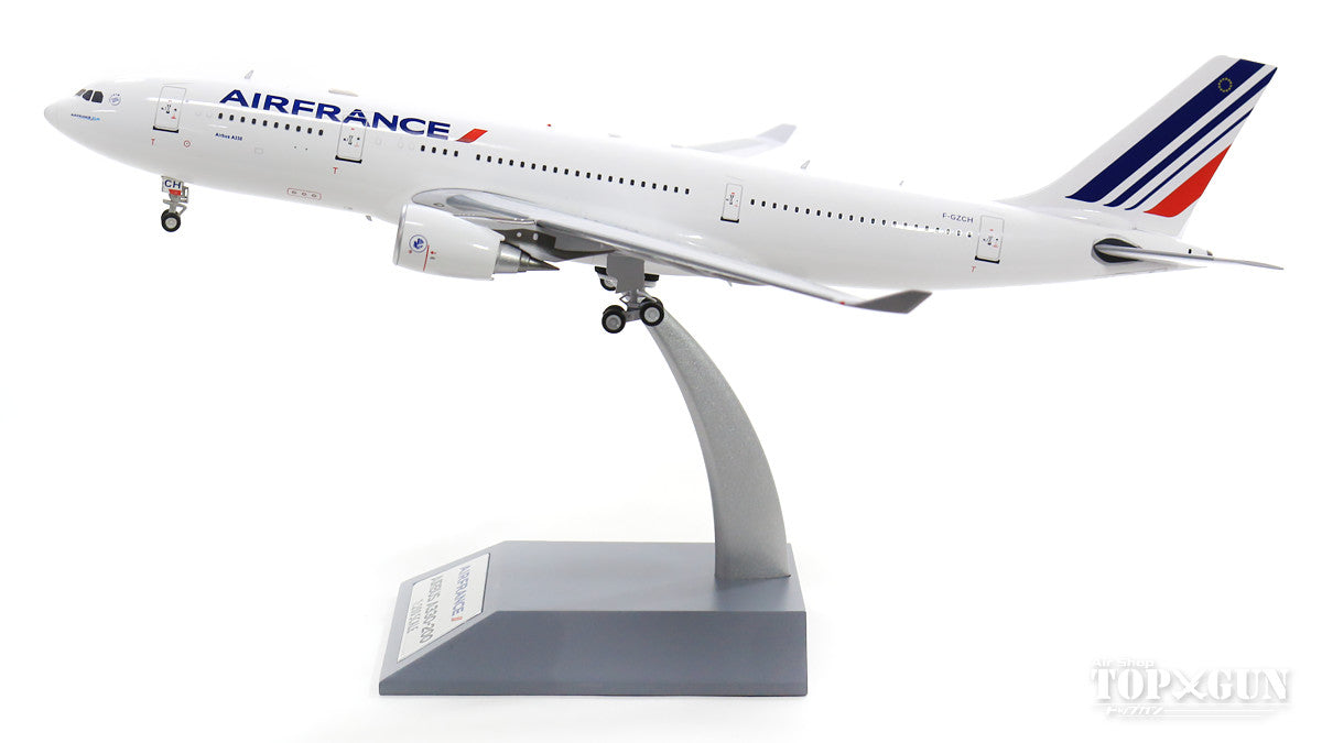 A330-200 エールフランス F-GZCH With Stand 1/200 [IF332AF0419]