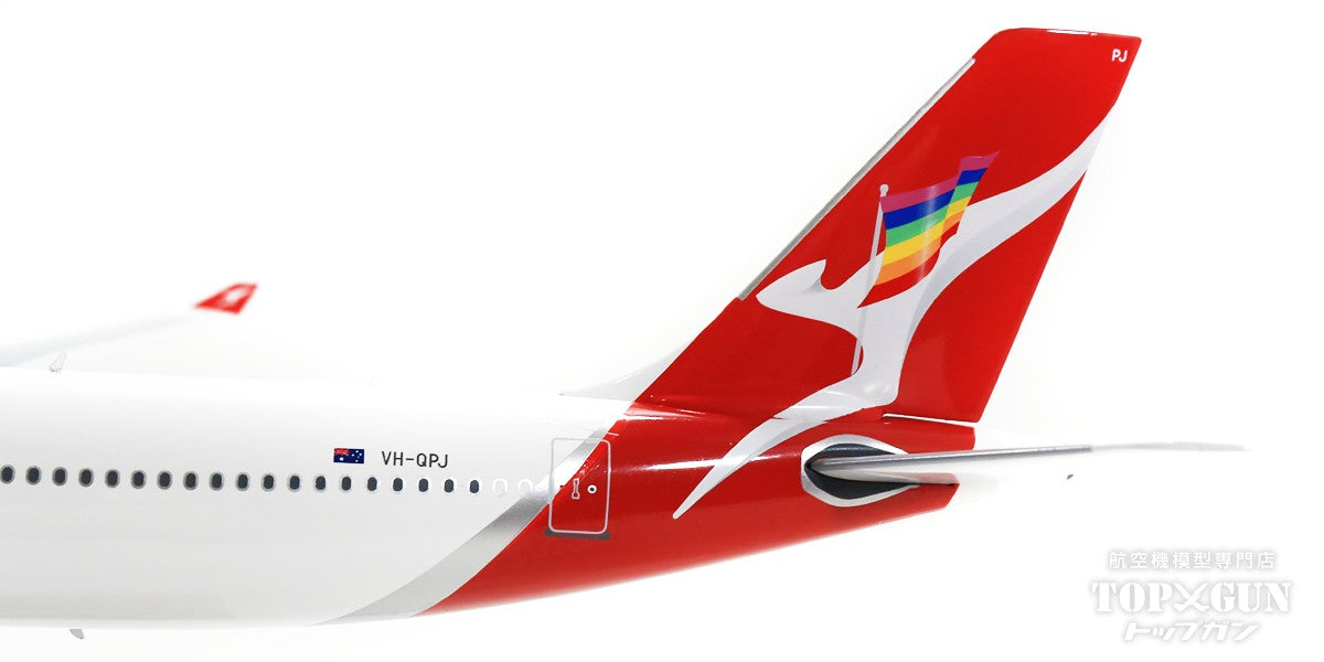 A330-303 Qantas VH-QPJ with stand 1/200 [IF333QFA0820]