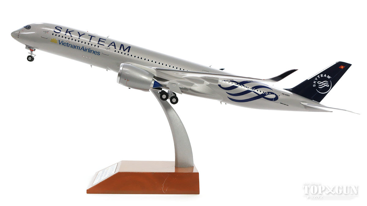 A350-900 Vietnam Airlines Special Paint "SkyTeam" VN-A897 (Stand Included) 1/200 *Made of Metal [IF359VN01]