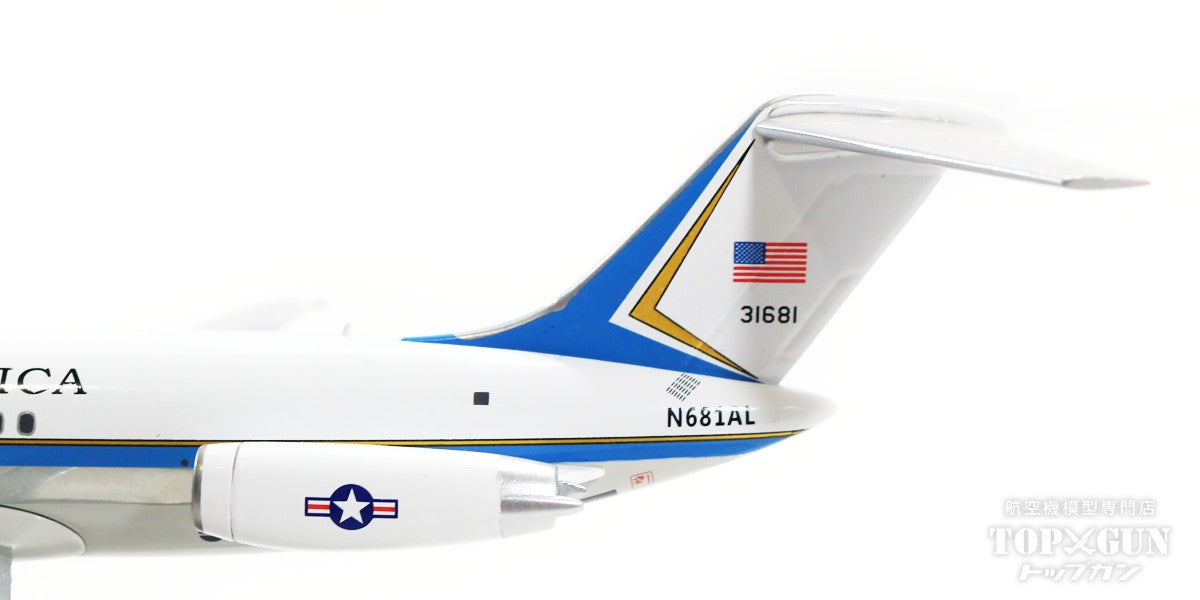 VC-9C (DC-9-32) US Air Force N681AL with stand 1/200 [IFVC9USAF81]