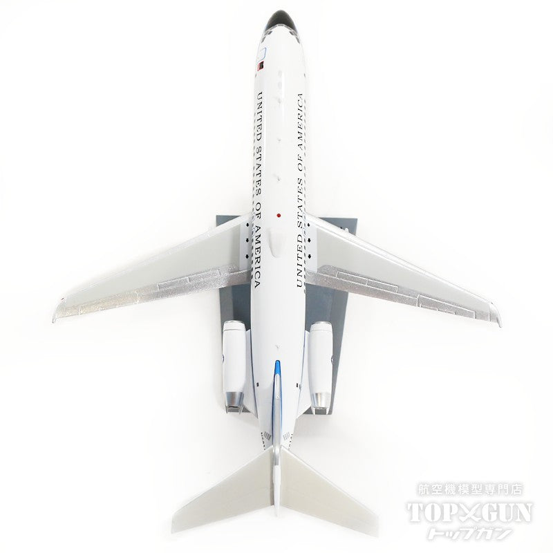 VC-9C (DC-9-32) アメリカ空軍 N681AL スタンド付属 1/200 [IFVC9USAF81]