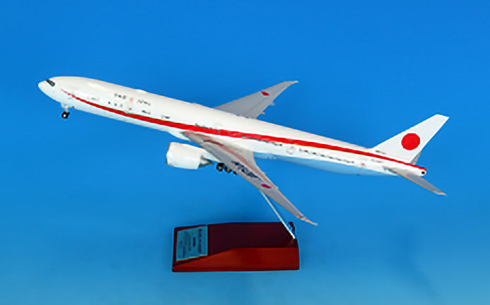 777-300ER Japan Air Self-Defense Force Japanese Government Aircraft No. 2 Completed Model (with WiFi radome and gear) #80-1102 1/200 *Plastic [JG20170]