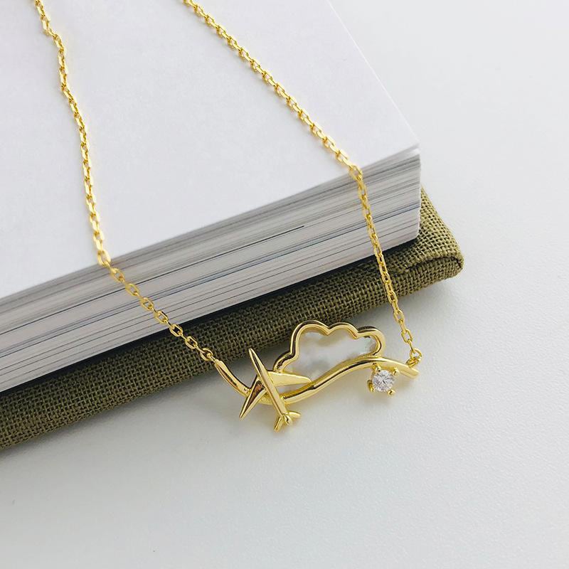 Airplane necklace (shell cloud) Yellow gold [KUMARIAIR035]