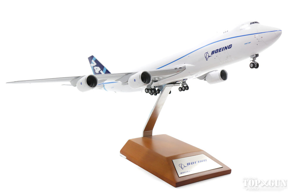 JC Wings 747-8F（貨物型） ボーイング社 ハウスカラー（スタンド付属） N747EX 1/200 ※金属製 [LH2074]