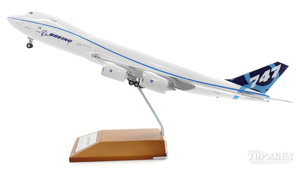 JC Wings 747-8F（貨物型） ボーイング社 ハウスカラー（スタンド付属） N747EX 1/200 ※金属製 [LH2074]