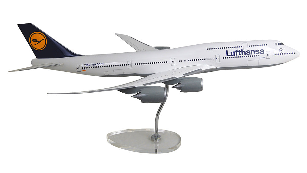 747-8i ルフトハンザドイツ航空 （機体番号なし・ギアなし） 1/100 ※樹脂製 [LM7478]
