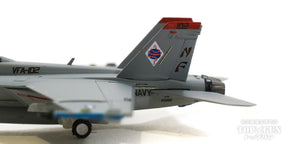 F/A-18F（複座型） アメリカ海軍 第102戦闘攻撃飛行隊 「ダイヤモンドバックス」 07年 NF102/#165882 1/200 [MFA18B]
