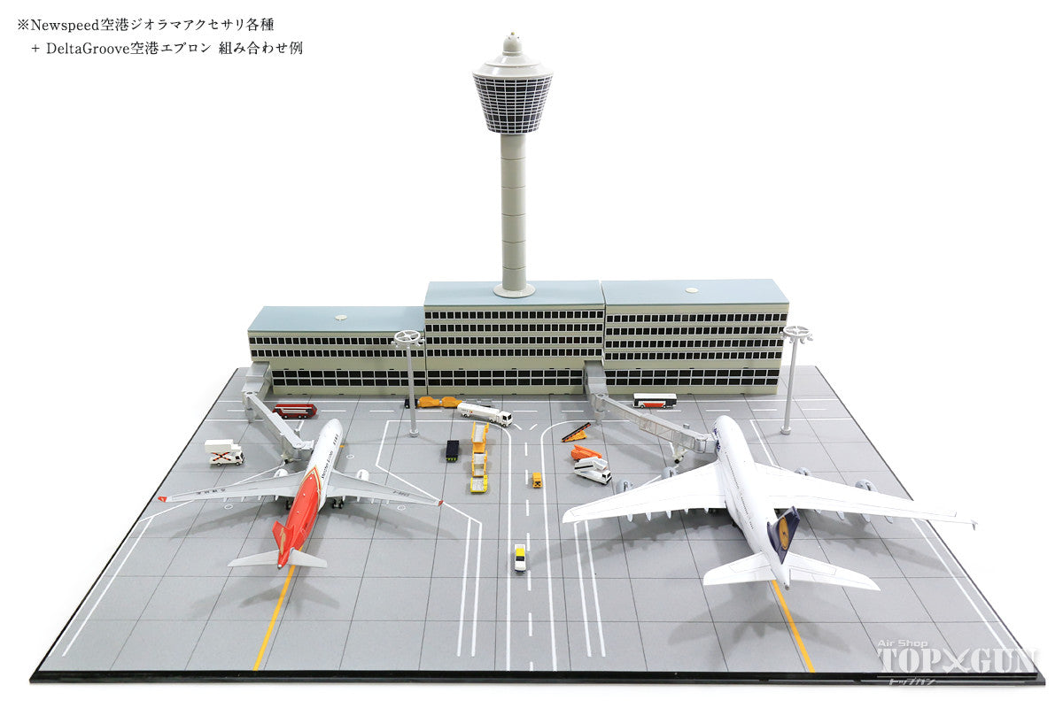 Airport diorama set of 4 boarding bridges (ICBC) and 4 parking lot lighting towers 1/400 [Art004b]