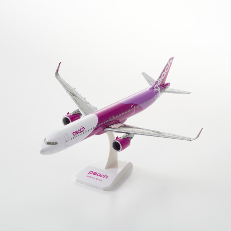 A321LR（A321neo） ピーチ・アビエーション JA901P (スタンド/ギア付属) 1/200 ※プラ製・組立式 [PA210001]