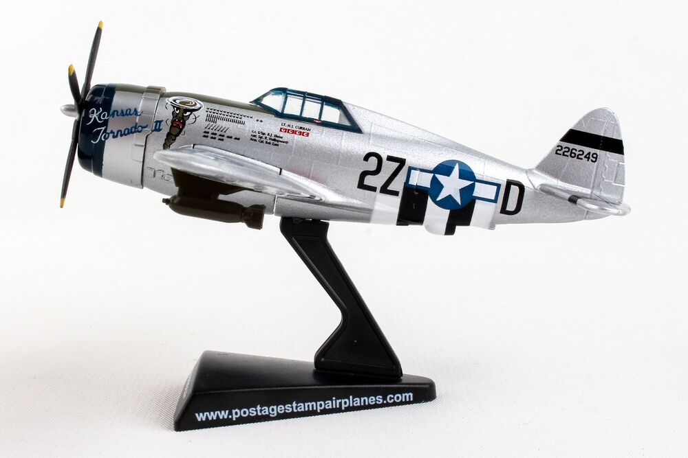 P-47D Thunderbolt, US Army Air Forces, 405th Fighter Group, 510th Fighter Squadron, Lt. Howard Klann, France, 1944 #42-26249 "Kansas Tornado II" 1/100 *For stand display only [PS5359-4]