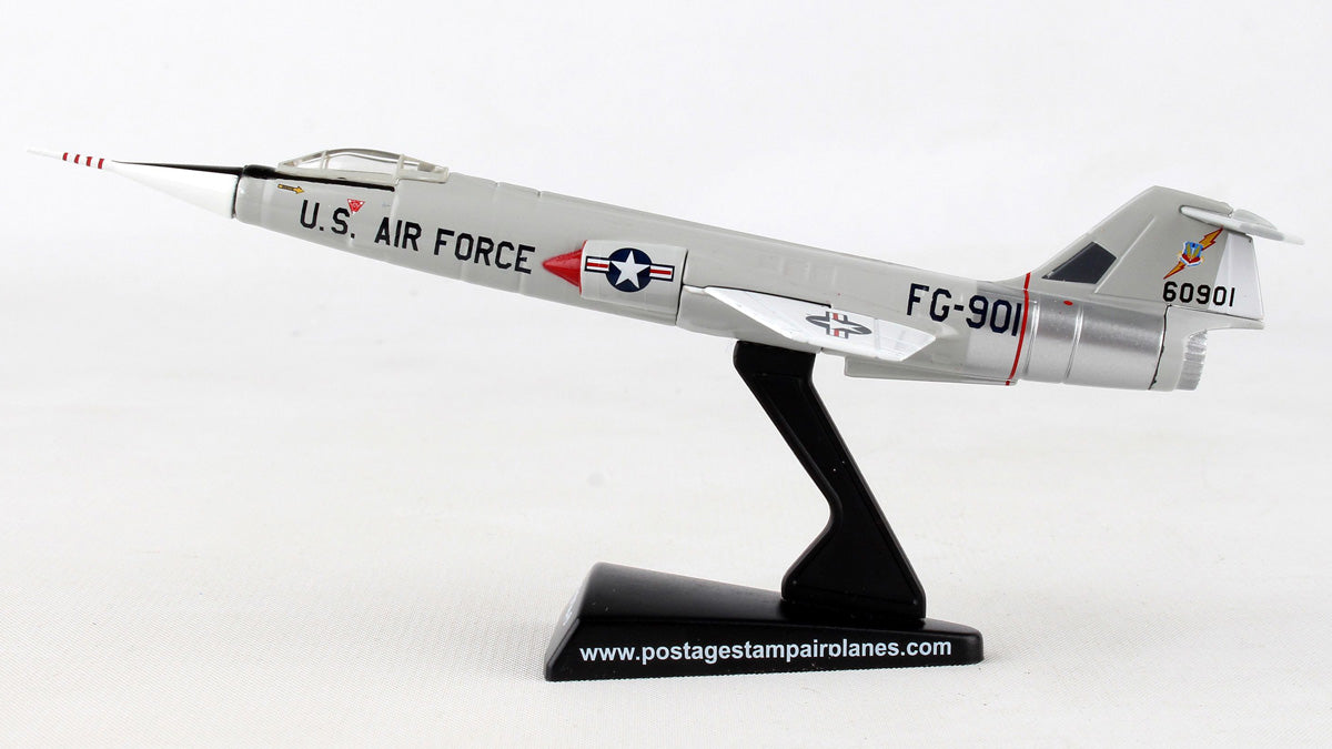 F-104 US Air Force FG-901 1/120 *No gear, stand only [PS5377-3]