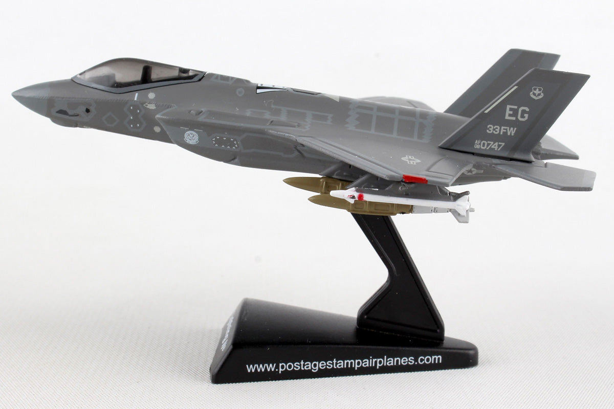 F-35 US Air Force VERSION A 1/144 *No gear, stand only [PS5602]