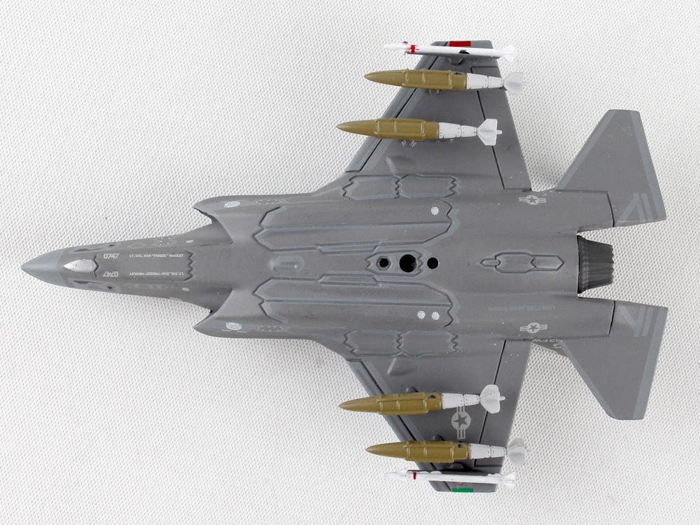 1/144  F-35B  F/A-18C  （4機　完成品） 無塗装組立で簡単にF-35B(航空自衛隊)が手に入る！F-toys 1/144
