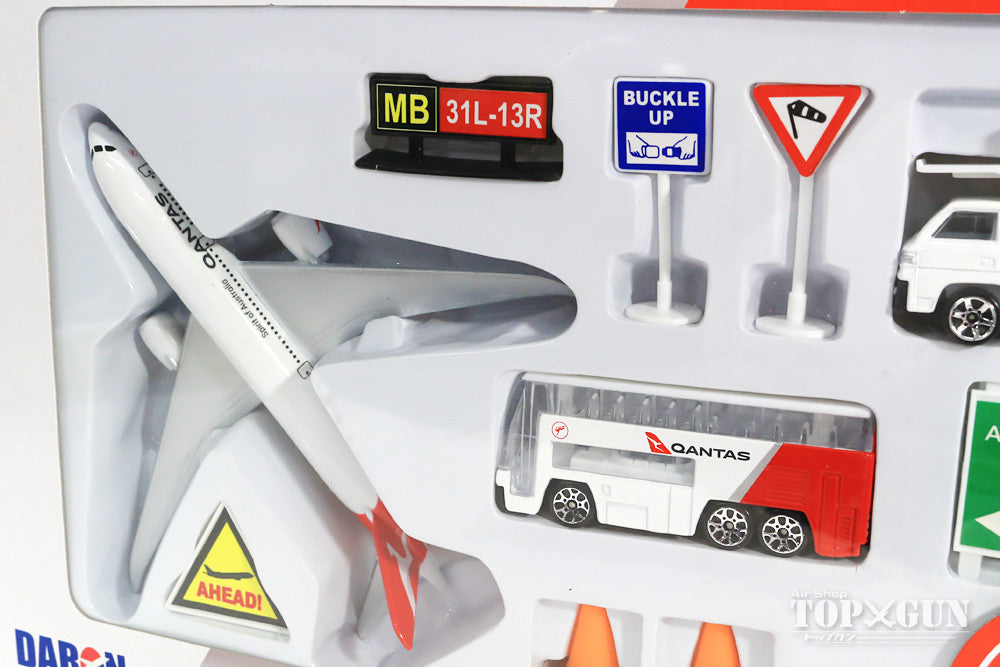 Qantas Airplane Set (with Catering Car) [RT8551-1]