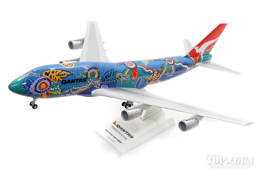 747-300 Qantas Naranj Dreaming VH-EBU (gear/stand included) 1/200 *Plastic [SKR086]