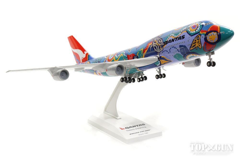 747-300 Qantas Naranj Dreaming VH-EBU (gear/stand included) 1/200 *Plastic [SKR086]